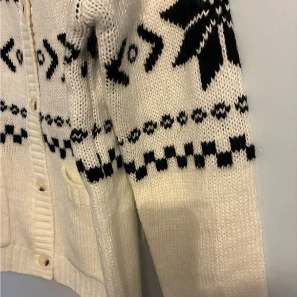 NWT Hem & Thread Black and White Sweater Size Small - Picture 4 of 12